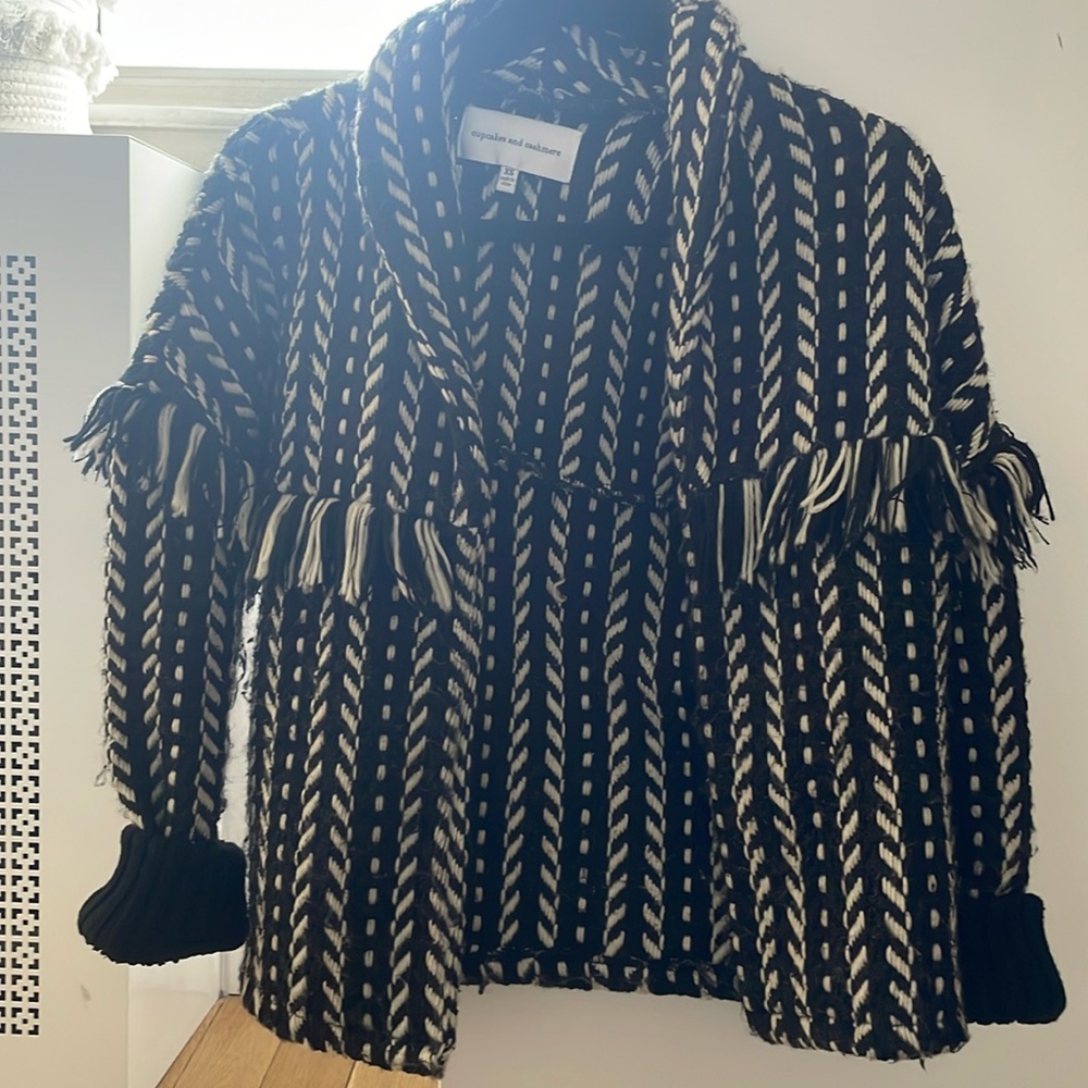 Jacket cupcakes and cashmere